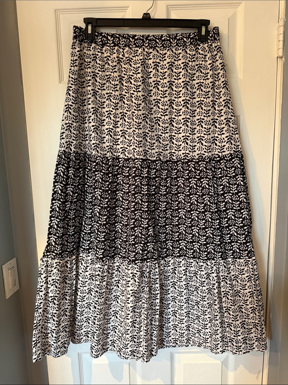 LOFT Black and White Tiered Printed Maxi Skirt